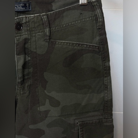 Abercrombie & Fitch Camo Cargo Pants Size 2 Slim Boyfriend - Picture 5 of 7
